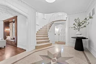 61 Lake Forest Dr, Saint Louis, MO 63117 - Photo 2