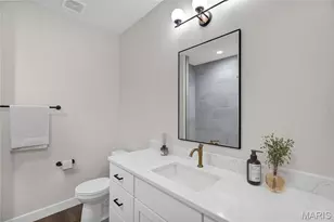 9404 Gates Manor Ct, Sunset Hills, MO 63126 - Photo 14