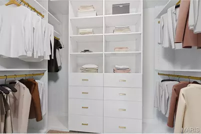 9411 Gates Manor Court, Sunset Hills, MO 63126 - Photo 16