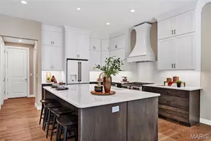 9411 Gates Manor Ct, Sunset Hills, MO 63126 - Photo 12