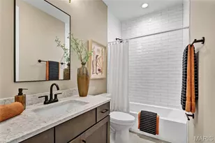 9411 Gates Manor Ct, Sunset Hills, MO 63126 - Photo 4