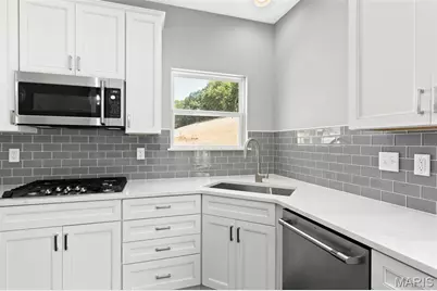 2 Pin Oak At Louiselle Park, Maryland Heights, MO 63146 - Photo 12