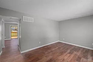 1020 Mersey Bend Dr, Saint Louis, MO 63129 - Photo 10