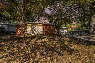 13 Bayberry Ln, Florissant, MO 63033 - Photo 2