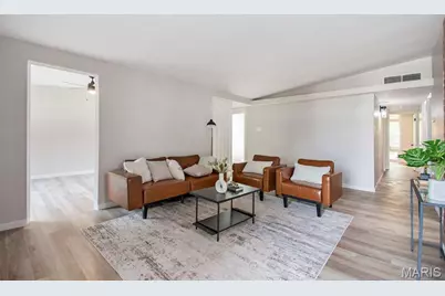 13 Bayberry Lane, Florissant, MO 63033 - Photo 6