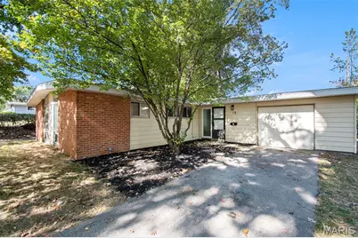 13 Bayberry Lane, Florissant, MO 63033 - Photo 4