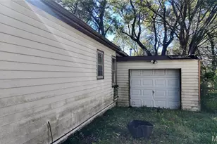 10113 Count Dr, Riverview, MO 63136 - Photo 2