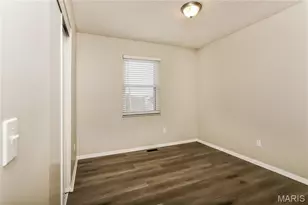 5621 Wieland Dr, Saint Louis, MO 63128 - Photo 12