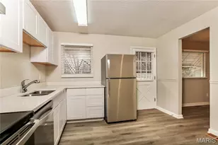 5621 Wieland Dr, Saint Louis, MO 63128 - Photo 6