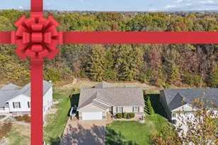 280 Gardenia Dr, Troy, MO 63379 - Photo 1