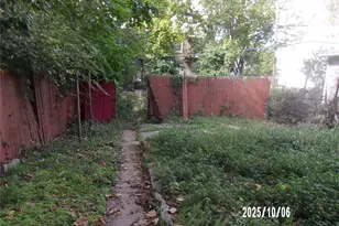 1387 Temple Pl, Saint Louis, MO 63112 - Photo 16