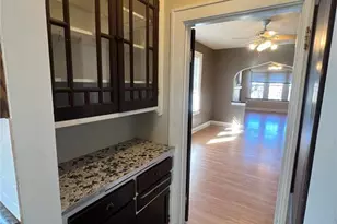 5218 Holly Hills Ave, Saint Louis, MO 63109 - Photo 8