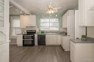 9320 Lincoln Dr, Sunset Hills, MO 63127 - Photo 22
