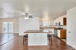 27 Sunny Hill Blvd, Saint Peters, MO 63376 - Photo 4