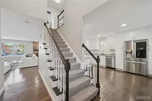 1904 Dewitt Ridge Dr, Chesterfield, MO 63017 - Photo 6