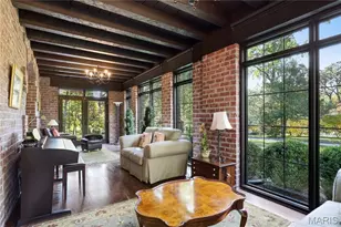 8 Carrswold Dr, Clayton, MO 63105 - Photo 10