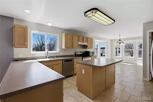 742 Oak Leaf Bluff Dr, Saint Charles, MO 63304 - Photo 10