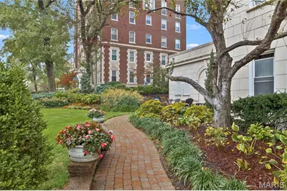 709 S Skinker Boulevard #703, Saint Louis, MO 63105 - Photo 36