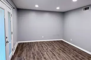 6904 Colonial Woods Dr, Unincorporated, MO 63129 - Photo 4