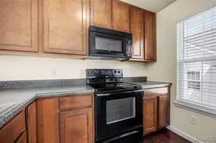 1131 Saravalle Dr, Saint Peters, MO 63376 - Photo 6
