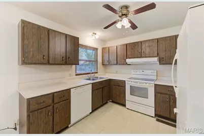 10635 Aylesford Drive, Ferguson, MO 63136 - Photo 4