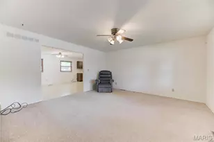 10635 Aylesford Dr, Ferguson, MO 63136 - Photo 2