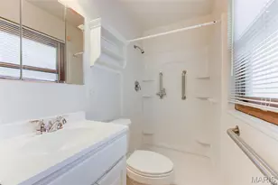 10635 Aylesford Dr, Ferguson, MO 63136 - Photo 8