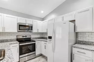 926 Osage Villa Ct, Villa Ridge, MO 63089 - Photo 6