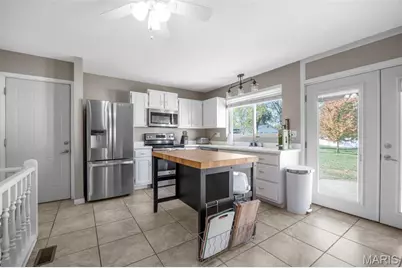 218 Laurelwood Drive, Saint Peters, MO 63376 - Photo 20