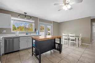 218 Laurelwood Dr, Saint Peters, MO 63376 - Photo 22