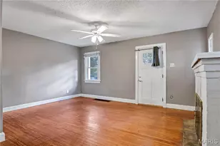 10411 Maddox Pl, Saint Louis, MO 63114 - Photo 4