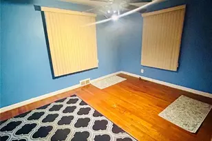 9701 Colony Dr, Bellefontaine Neighbors, MO 63137 - Photo 6