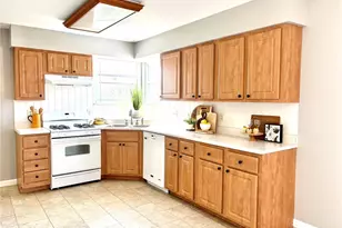 38 Amberly Dr, Saint Peters, MO 63376 - Photo 8