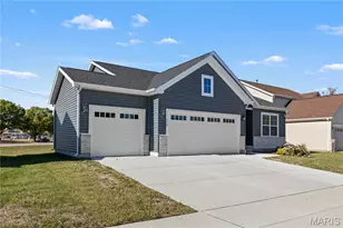 973 Brookfield Chase Ct, Florissant, MO 63031 - Photo 2