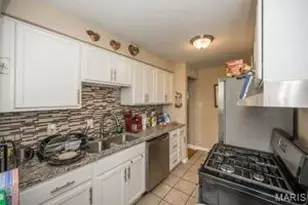 1208 Admiral Dr, Bellefontaine Neighbors, MO 63137 - Photo 8