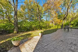 2323 Hollyhead Dr, Saint Louis, MO 63131 - Photo 36