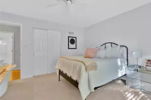 2323 Hollyhead Dr, Saint Louis, MO 63131 - Photo 26