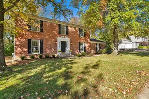 2323 Hollyhead Dr, Saint Louis, MO 63131 - Photo 2