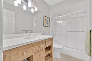 2323 Hollyhead Dr, Saint Louis, MO 63131 - Photo 32