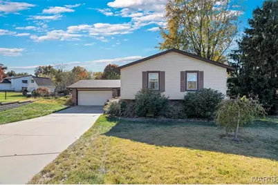 7 Amber Court, Saint Charles, MO 63303 - Photo 2