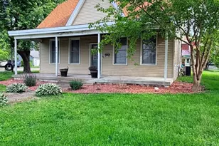 419 W Main St, Bowling Green, MO 63334 - Photo 2