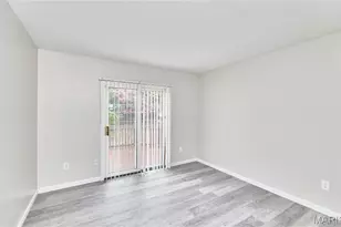 12041 Victorian Village Ct, Saint Louis, MO 63138 - Photo 16