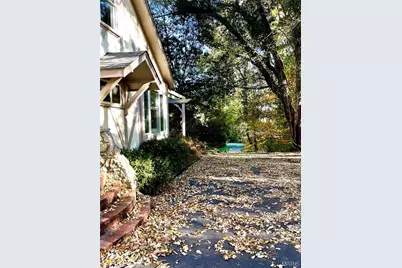 2825 Charbonier Road, Florissant, MO 63031 - Photo 6