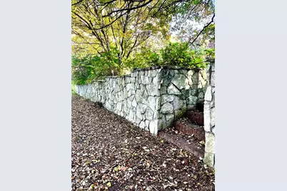 2825 Charbonier Road, Florissant, MO 63031 - Photo 10