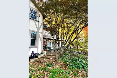 2825 Charbonier Road, Florissant, MO 63031 - Photo 2