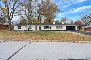 11 Hazelwood Ln, Hazelwood, MO 63042 - Photo 4