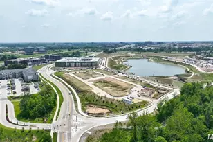 16545 Yellow Wood Dr, Chesterfield, MO 63017 - Photo 2