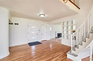 84 Bellerive Acres, Bellerive, MO 63121 - Photo 4