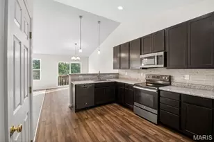 506 Horseshoe Bend Dr, Wentzville, MO 63385 - Photo 12