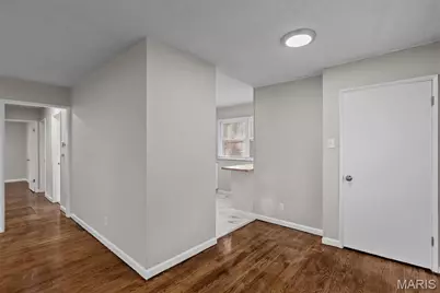 9725 Medford Drive, Riverview, MO 63136 - Photo 8